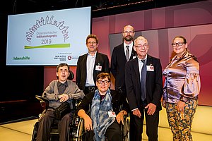 von links nach rechts: Sind alle Jury Mitglieder wie Herr Lädstätter, Herr Achitz, Herr Kamrat, Frau Gleissner, Herr Hofer und Frau Eigeslreiter zu sehen.